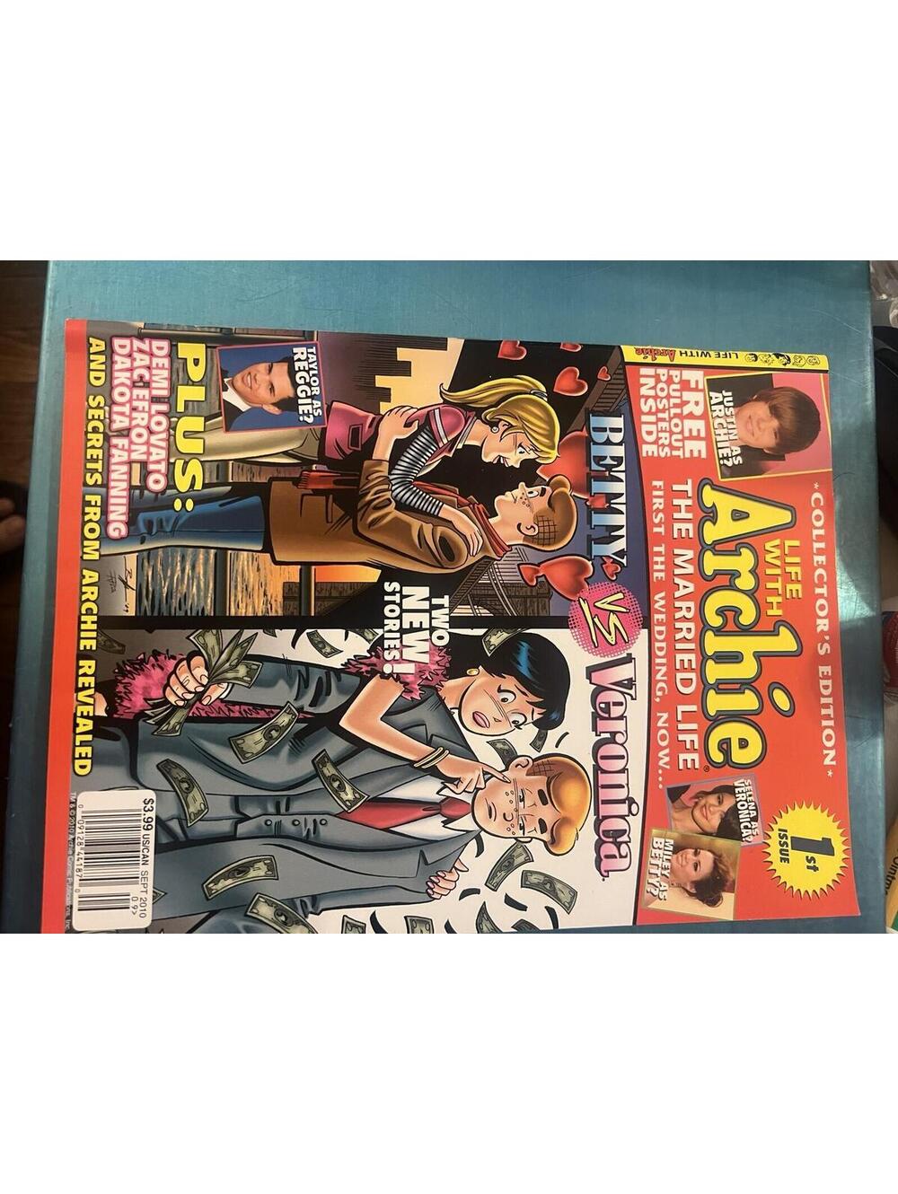 Life with Archie Comic Collector's Edition - Betty vs Veronica